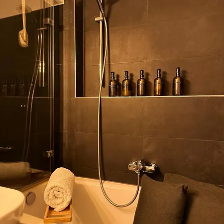 With Piano, Fireplace & Dream Bed Apartament *